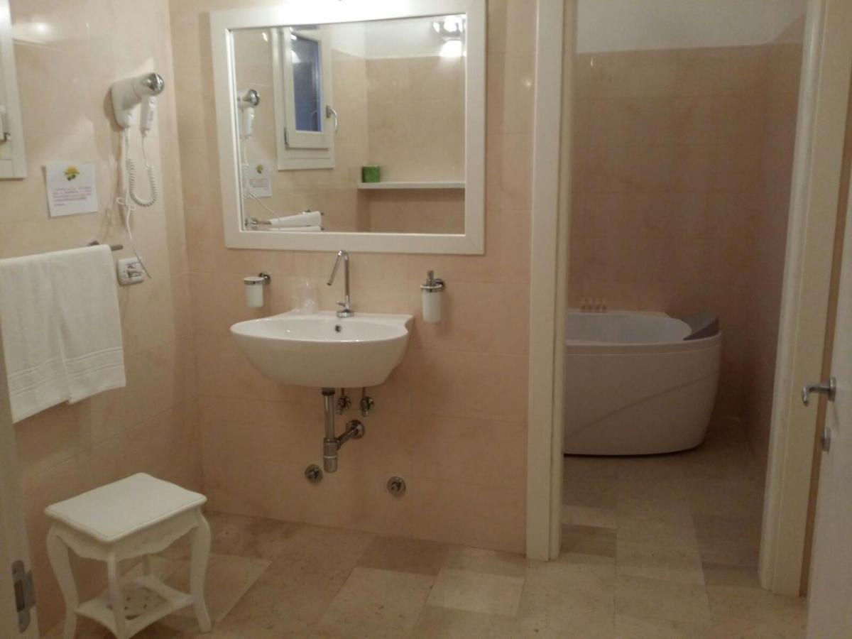 Antica Masseria Ficazzana - Tenuta Marina Di Pescoluse Ngoại thất bức ảnh
